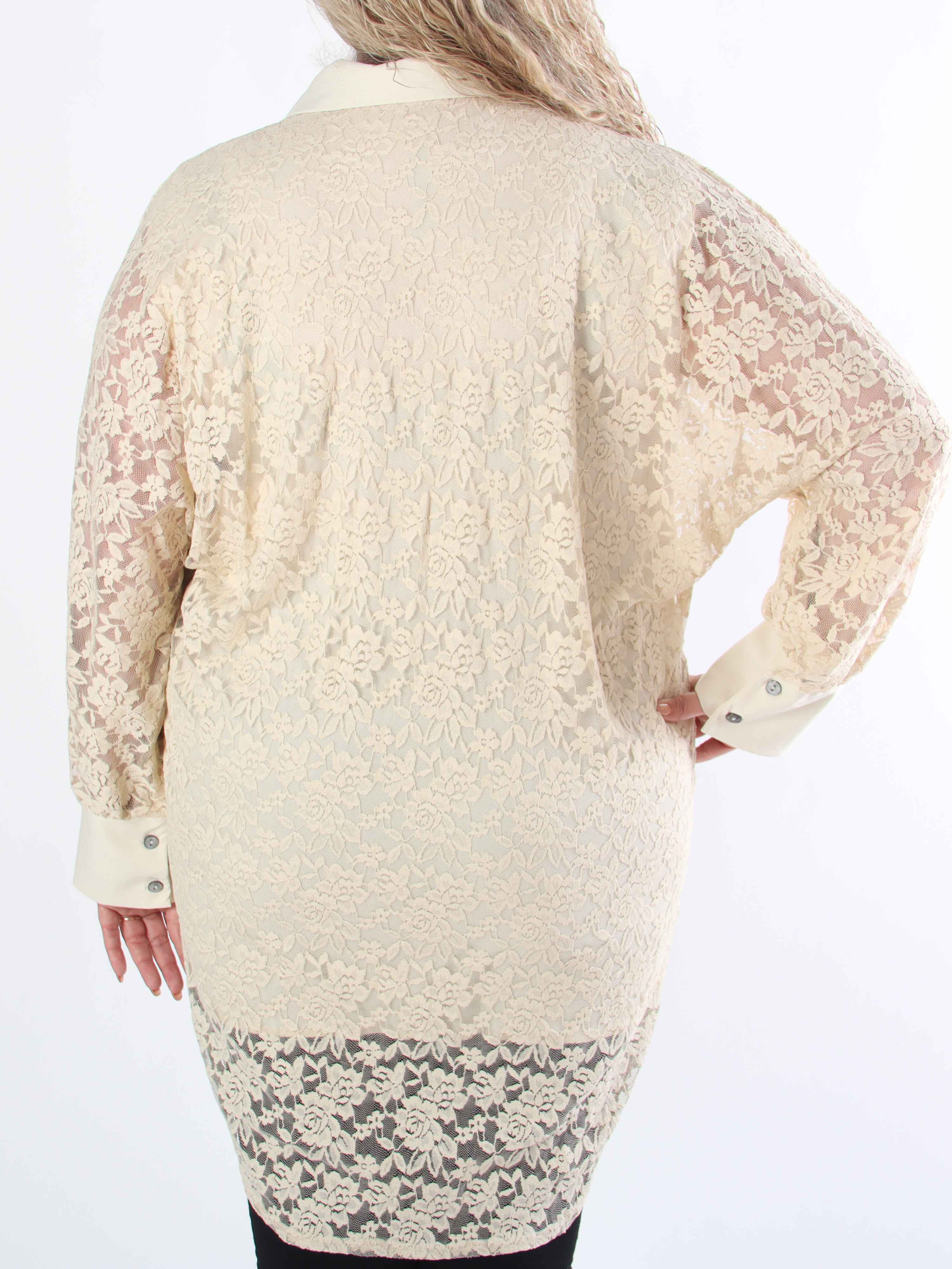 Katherine - Söt plus size-skjorta i spets